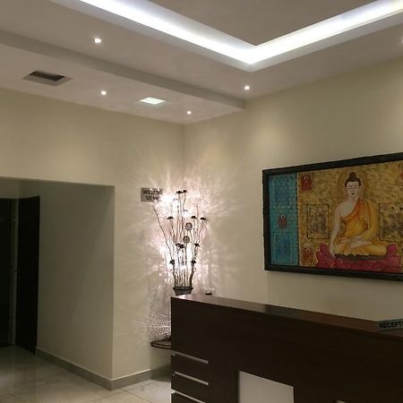 Hotel Surya Халдвані Екстер'єр фото