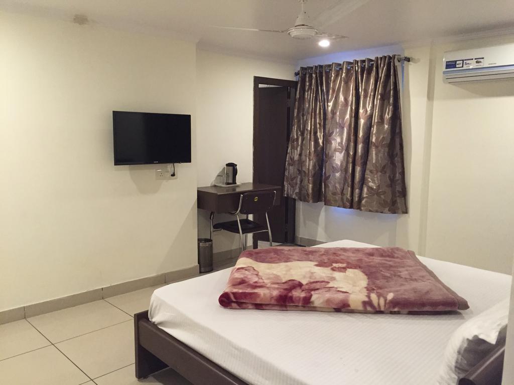 Hotel Surya Халдвані Номер фото
