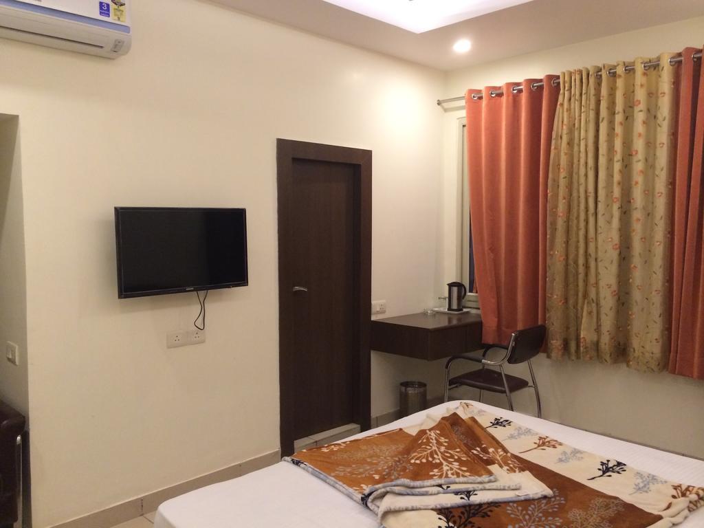 Hotel Surya Халдвані Номер фото